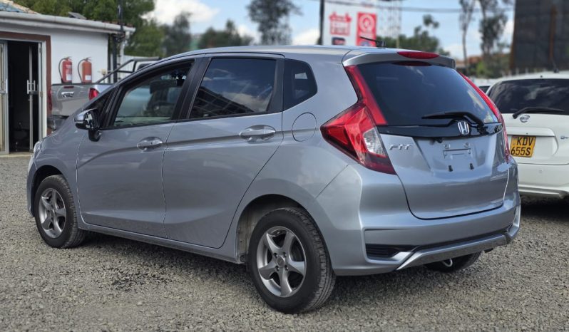 
								Honda Fit full									