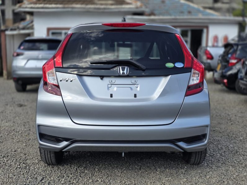 
								Honda Fit full									
