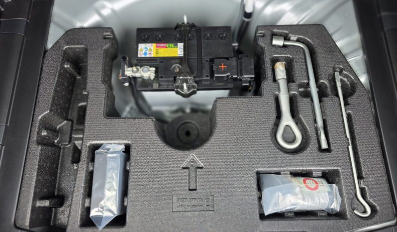 
								Nissan Note full									