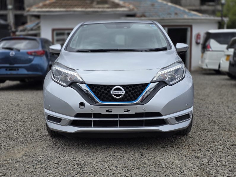 
								Nissan Note full									