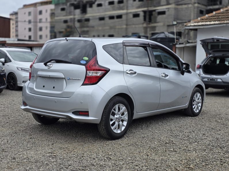 
								Nissan Note full									