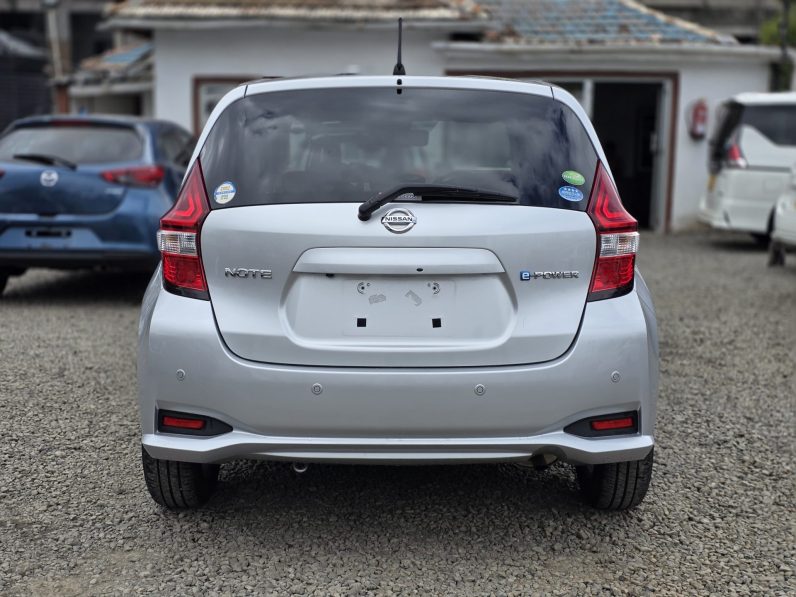 
								Nissan Note full									
