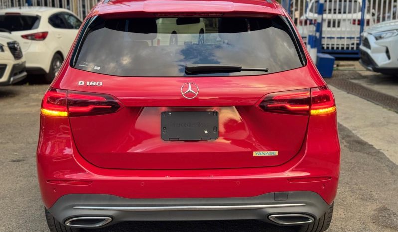 
								Mercedes Benz B180 full									