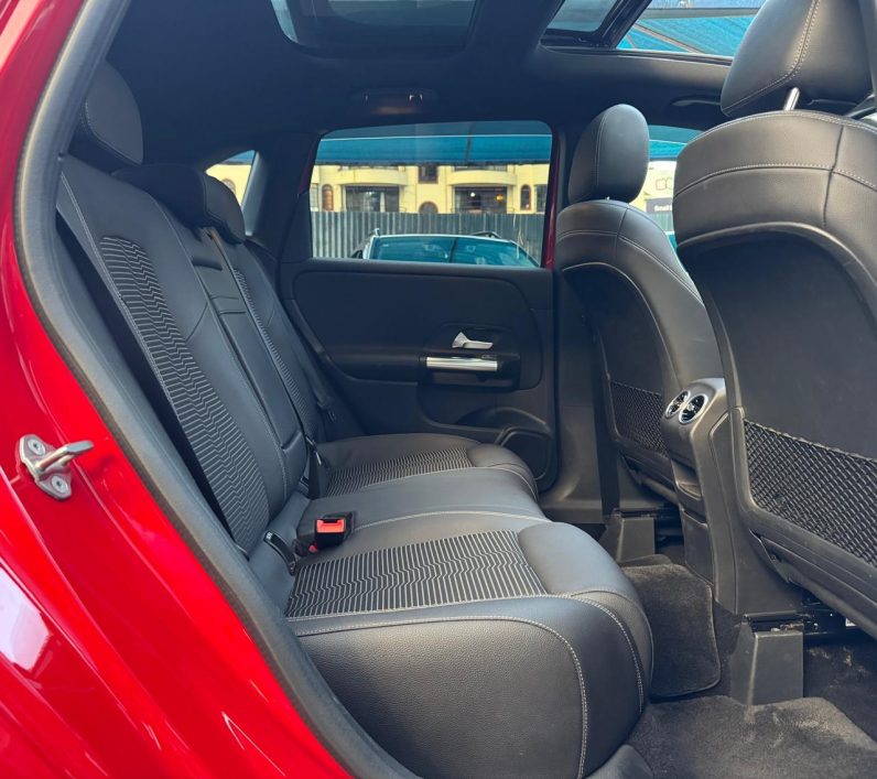 
								Mercedes Benz B180 full									
