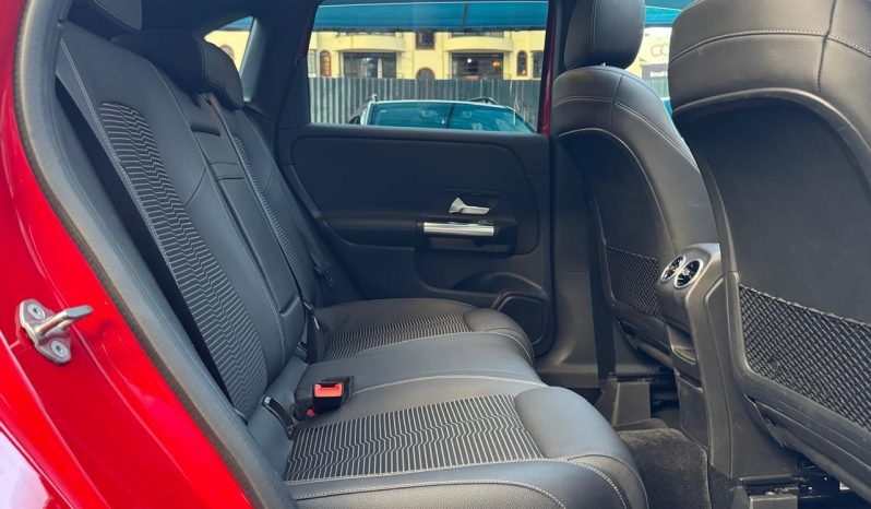 
								Mercedes Benz B180 full									