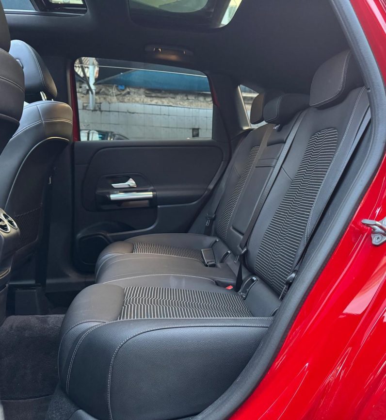 
								Mercedes Benz B180 full									