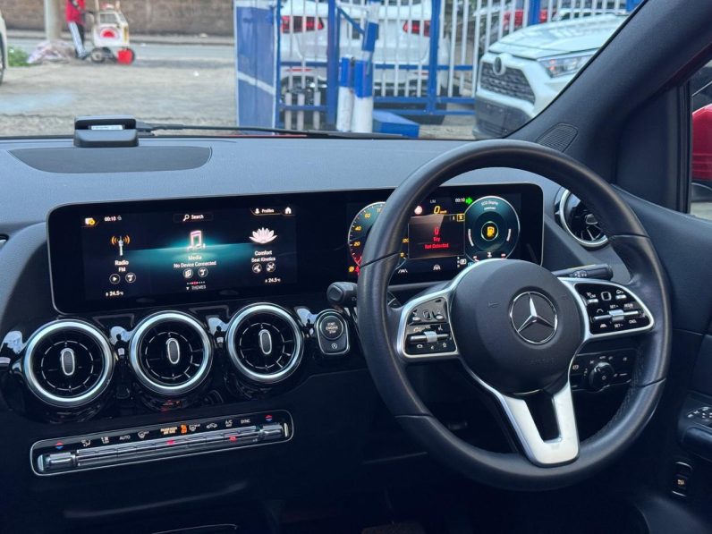 
								Mercedes Benz B180 full									