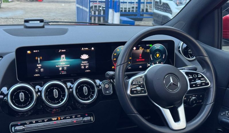 
								Mercedes Benz B180 full									