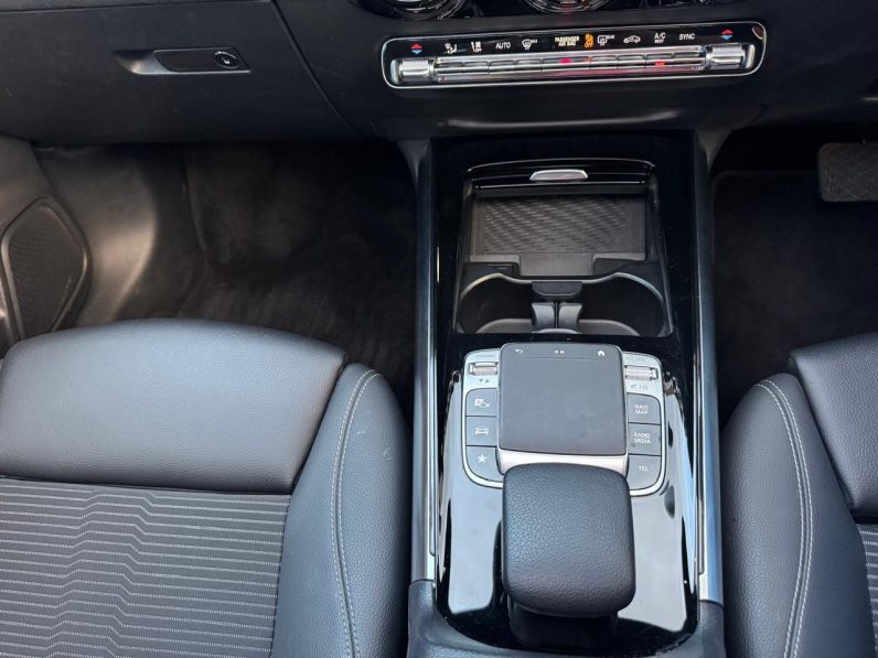 
								Mercedes Benz B180 full									