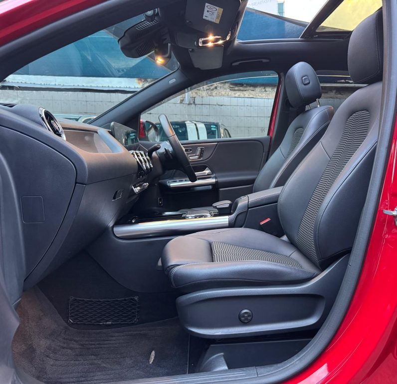 
								Mercedes Benz B180 full									