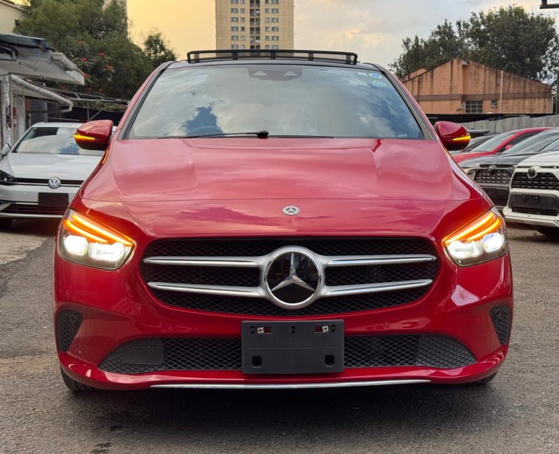 
								Mercedes Benz B180 full									