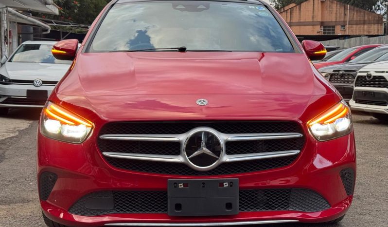 
								Mercedes Benz B180 full									