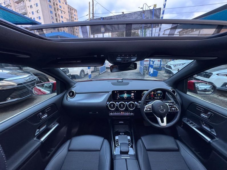 
								Mercedes Benz B180 full									
