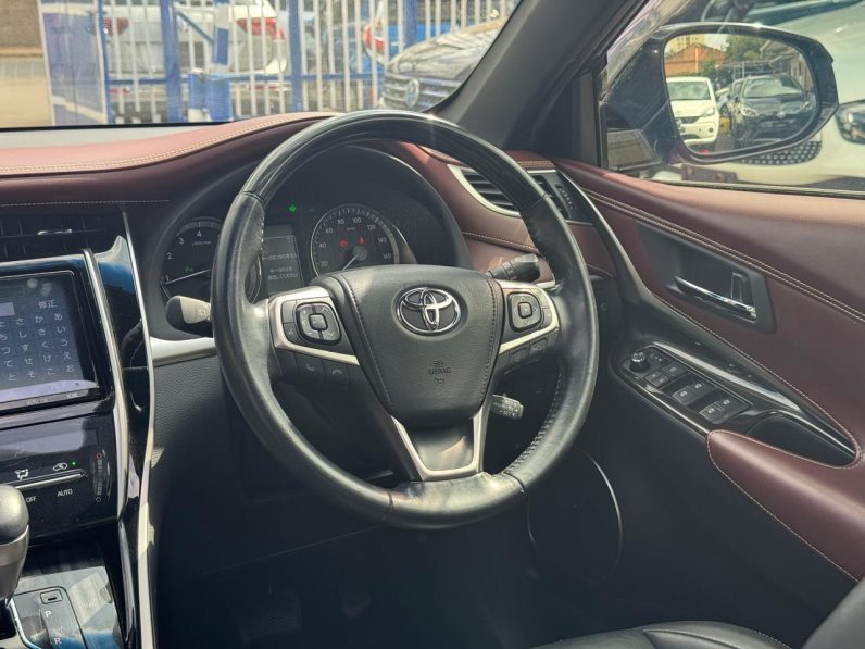 
								Toyota Harrier full									