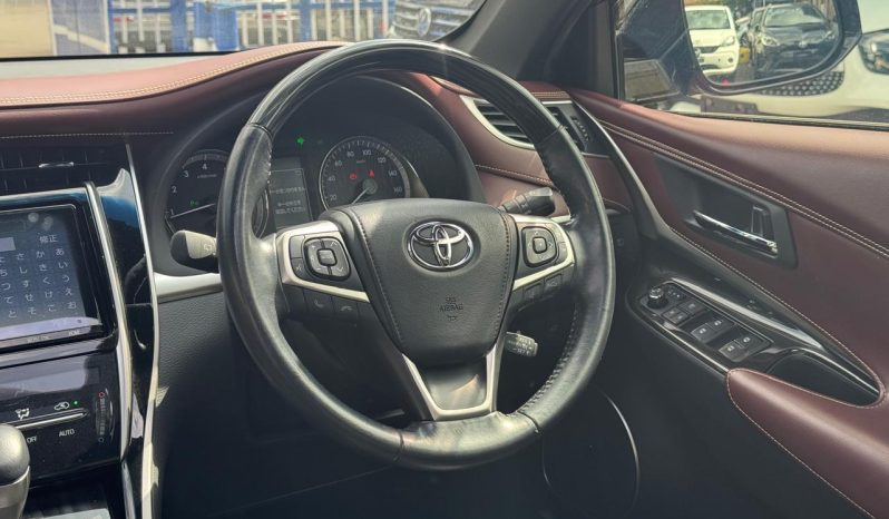 
								Toyota Harrier full									