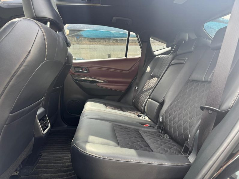 
								Toyota Harrier full									