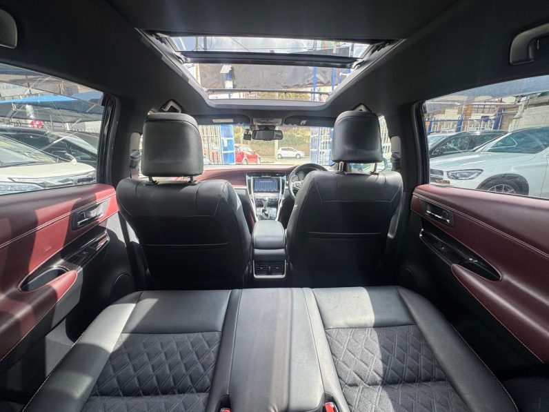 
								Toyota Harrier full									