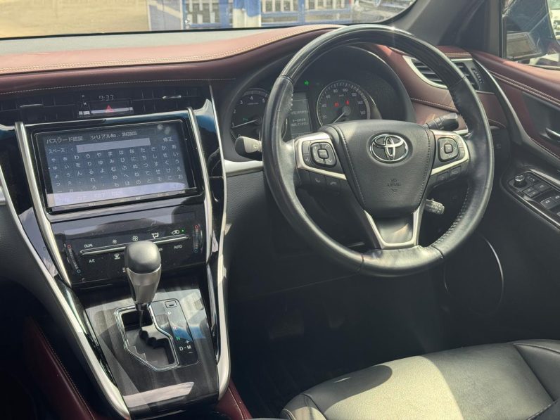 
								Toyota Harrier full									