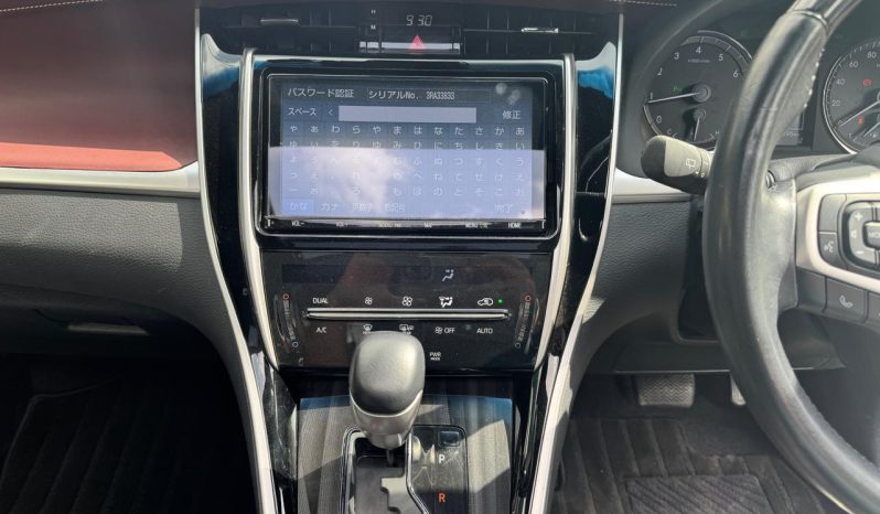 
								Toyota Harrier full									
