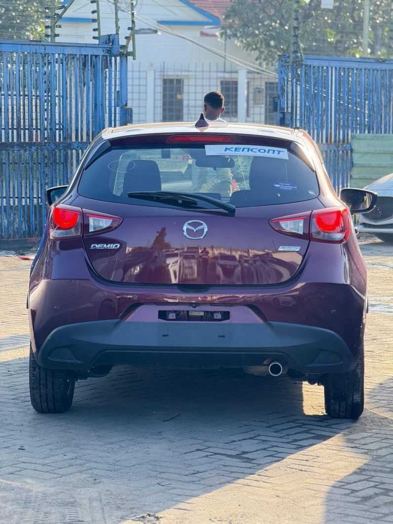 
								Mazda Demio full									