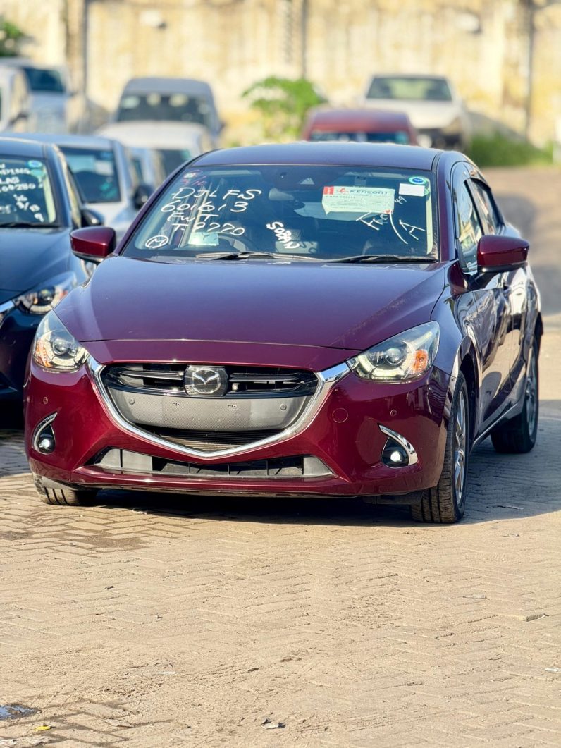 
								Mazda Demio full									