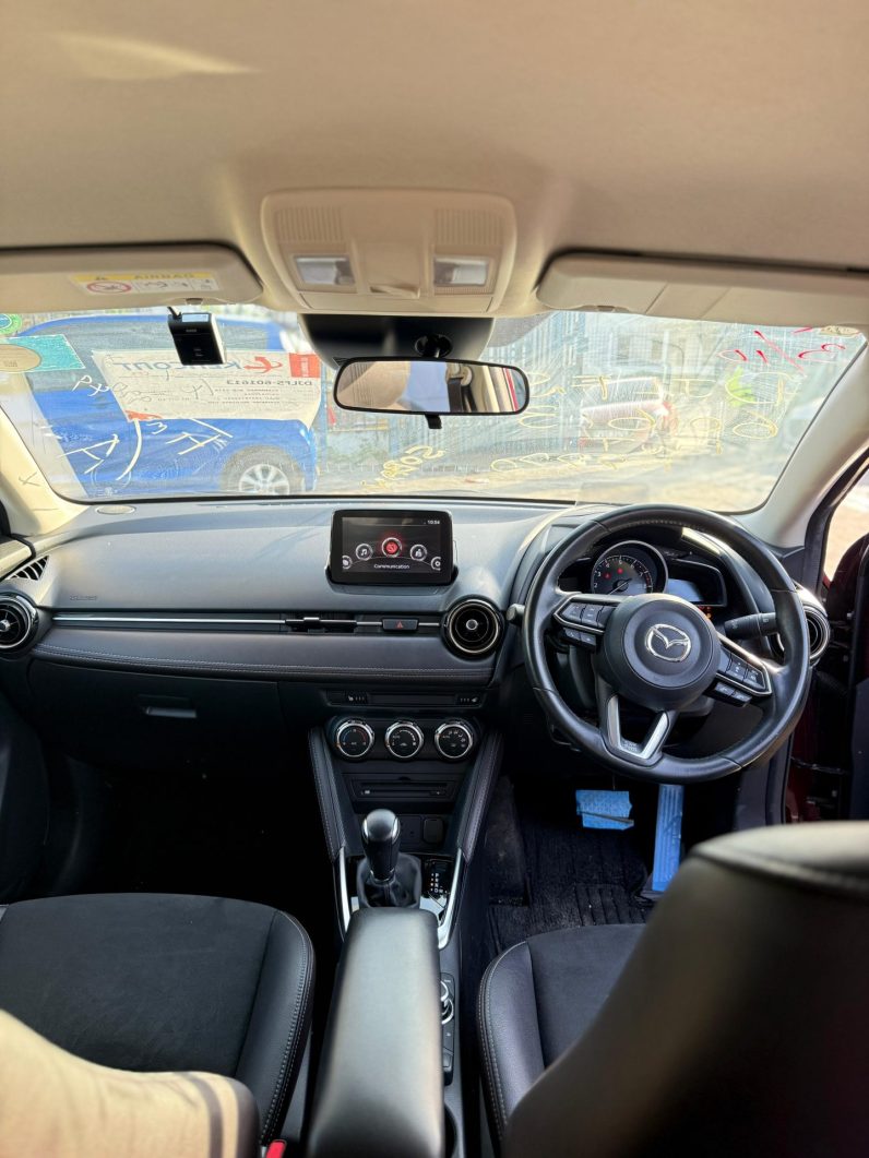 
								Mazda Demio full									