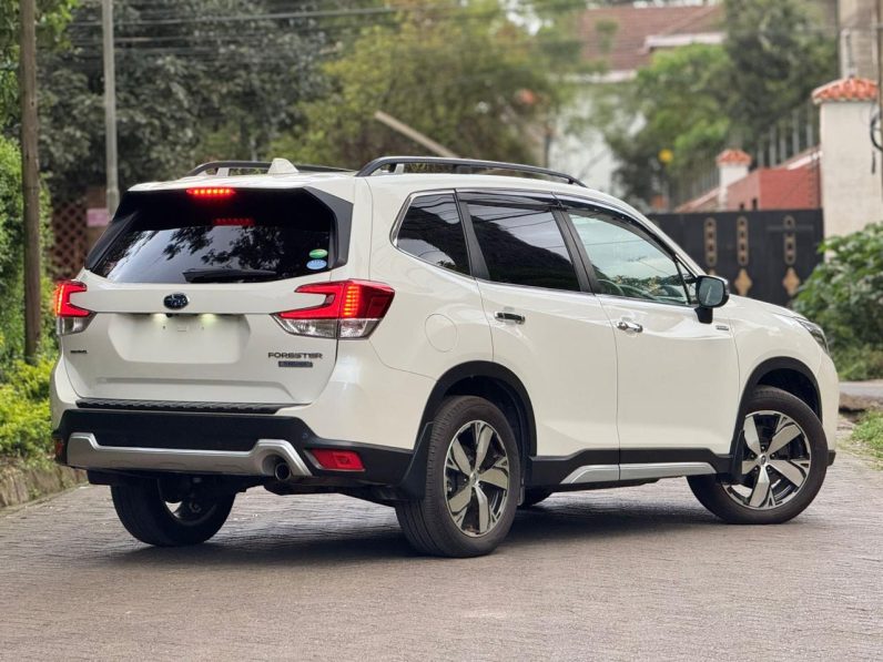 
								Subaru Forester E-Boxer full									