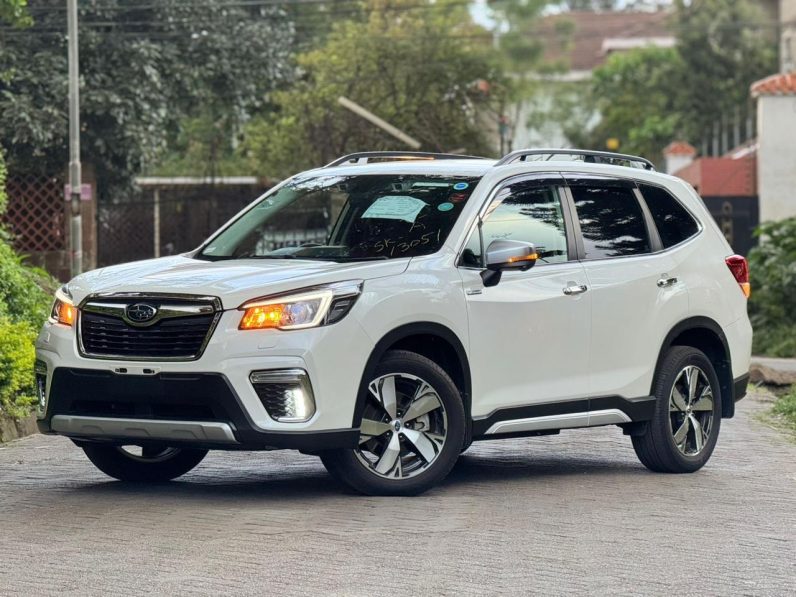 
								Subaru Forester E-Boxer full									