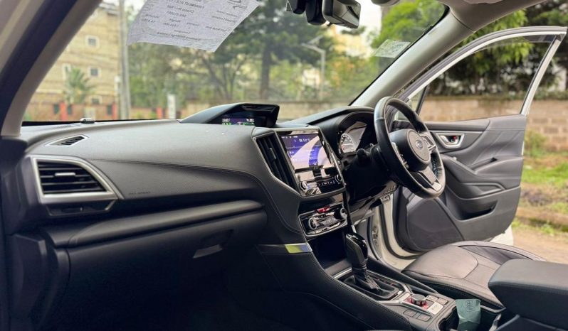 
								Subaru Forester E-Boxer full									