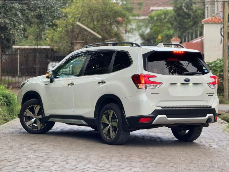 
								Subaru Forester E-Boxer full									