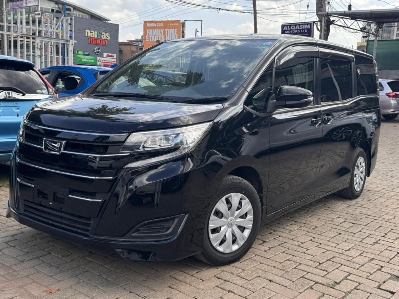 
								Toyota Noah full									
