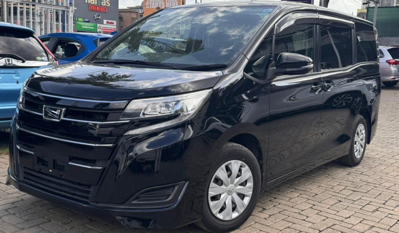
								Toyota Noah full									
