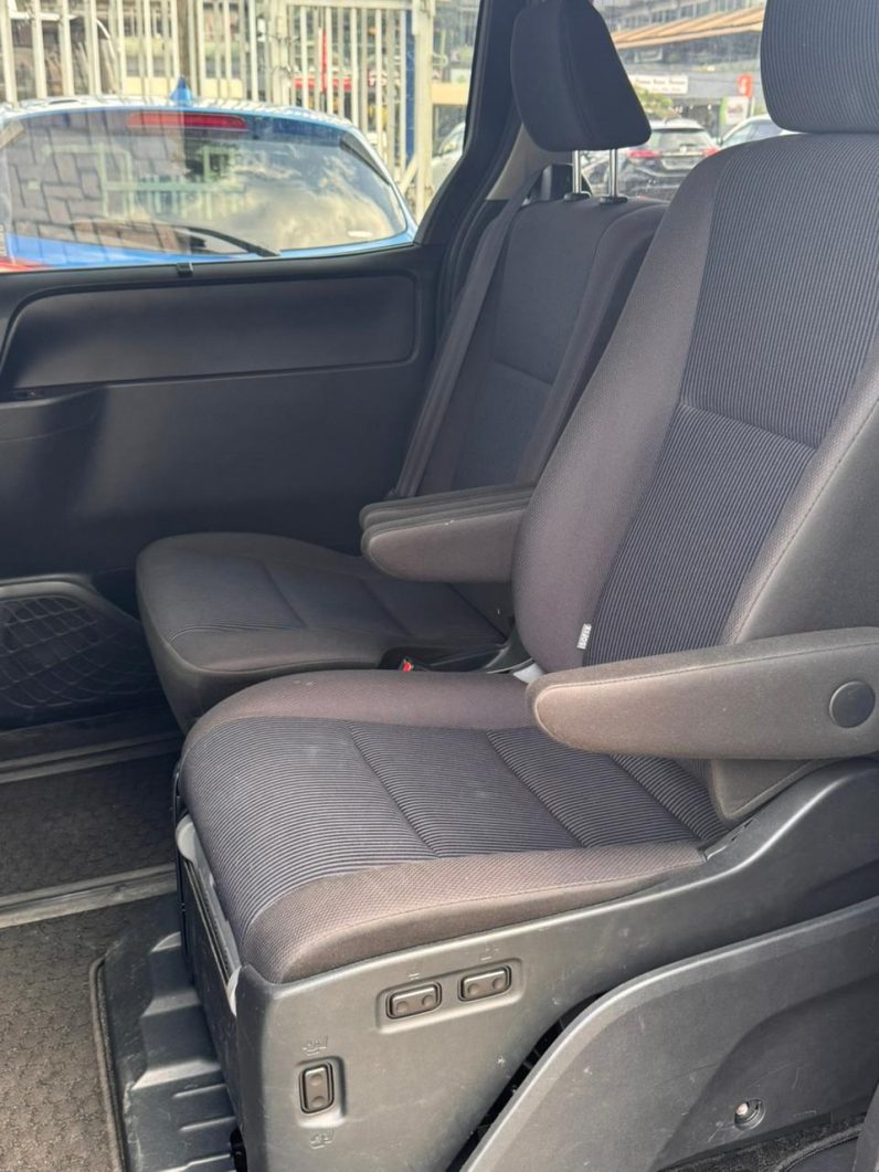 
								Toyota Noah full									