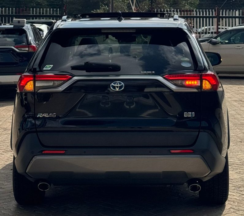 
								Toyota Rav4 full									