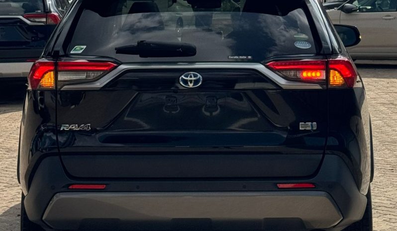 
								Toyota Rav4 full									