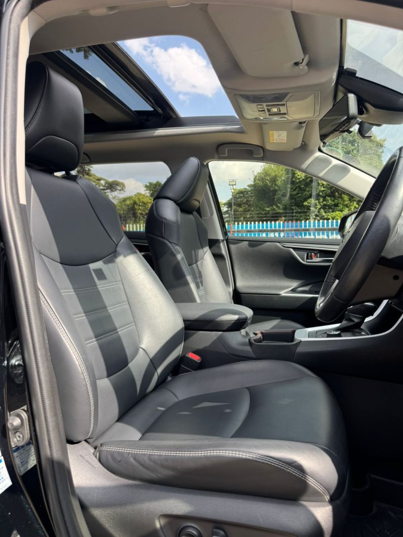 
								Toyota Rav4 full									