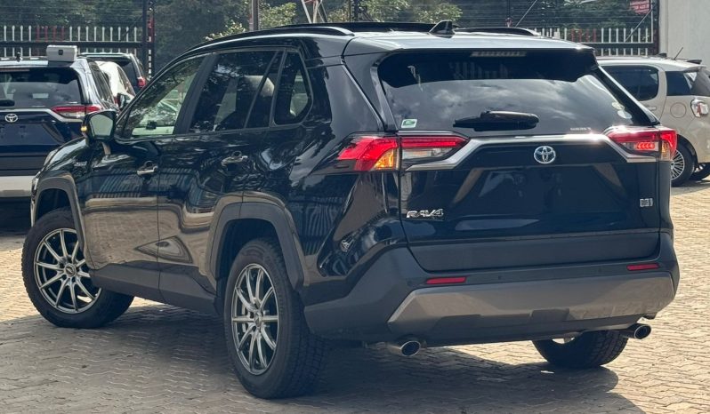 
								Toyota Rav4 full									
