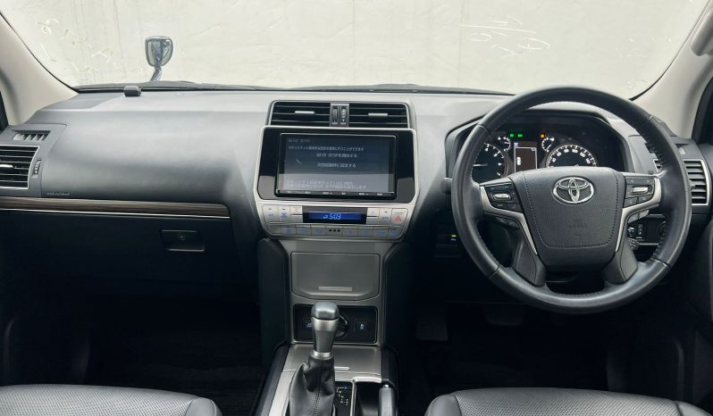 
								Toyota Land Cruiser Prado TXL full									