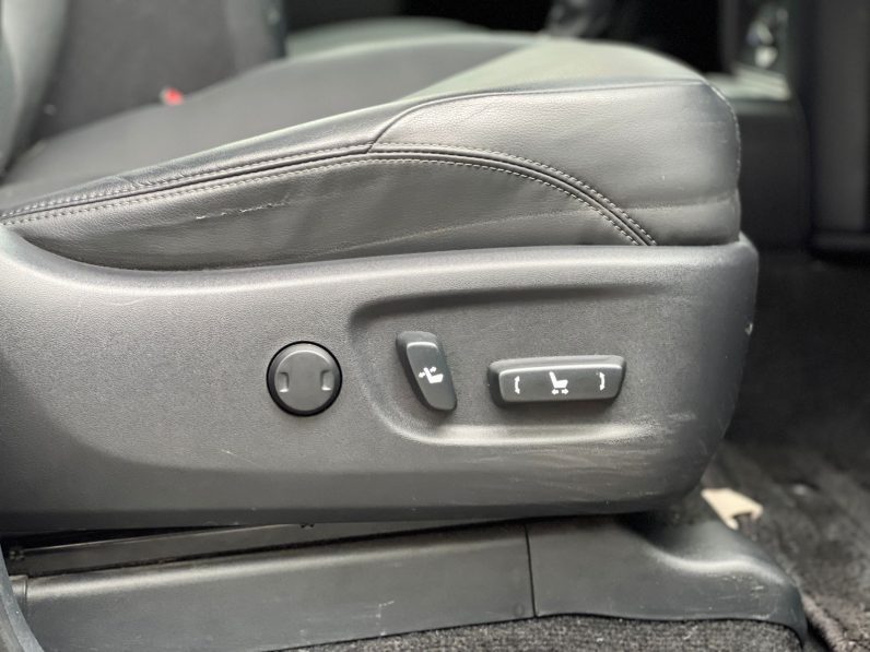 
								Toyota Land Cruiser Prado TXL full									