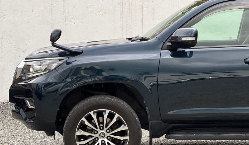 
								Toyota Land Cruiser Prado TXL full									