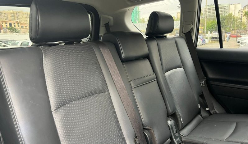 
								Toyota Land Cruiser Prado TXL full									
