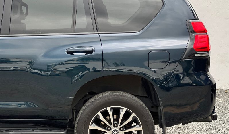 
								Toyota Land Cruiser Prado TXL full									