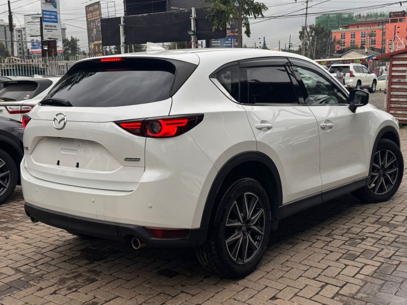 
								Mazda CX-5 full									
