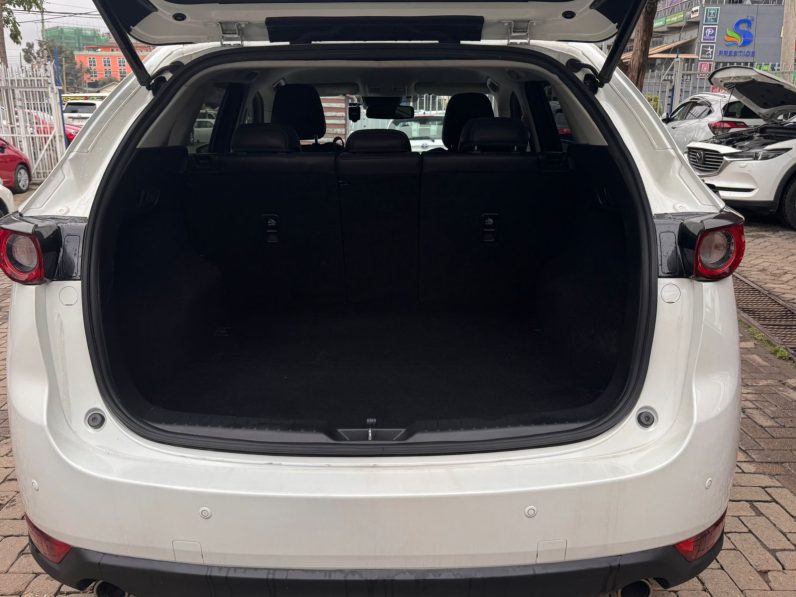 
								Mazda CX-5 full									