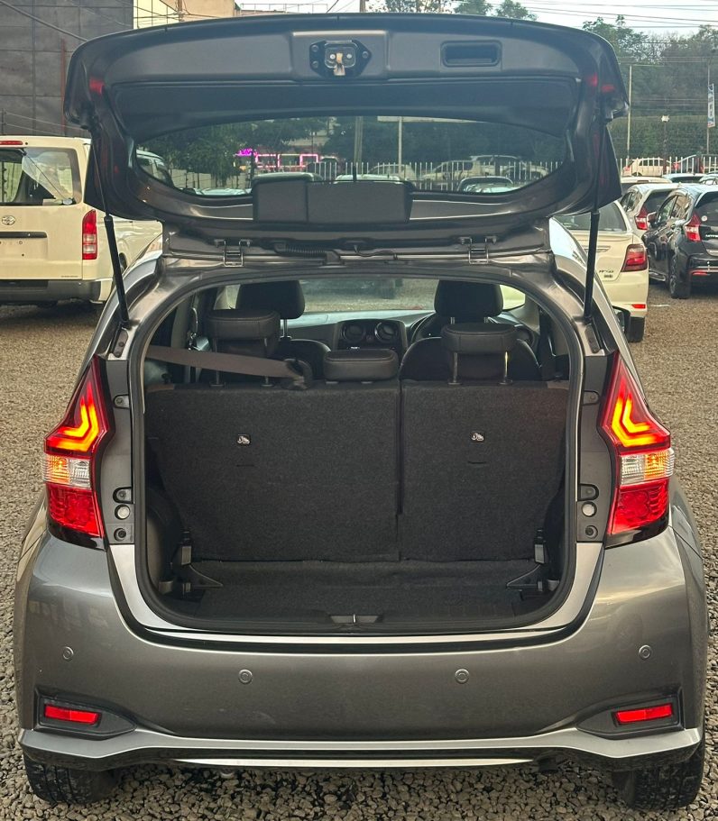 
								Nissan Note full									
