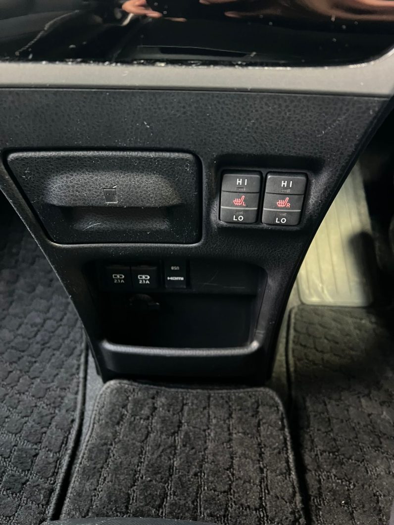 
								Toyota Esquire full									