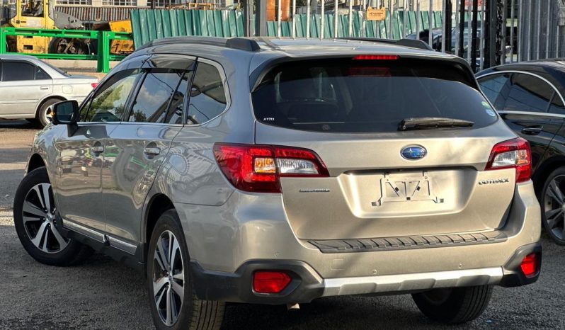
								Subaru Outback full									