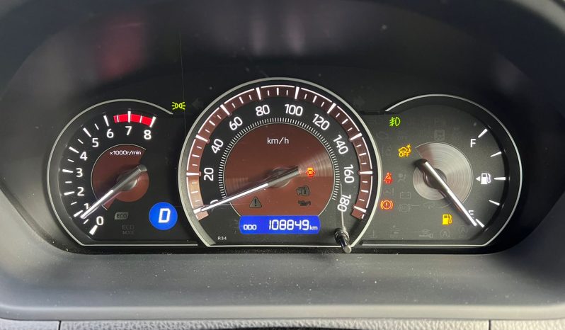 
								Toyota Esquire full									