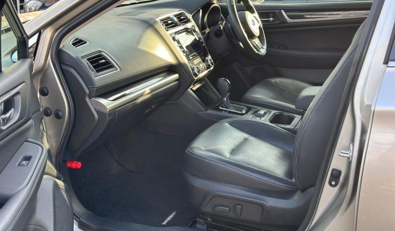 
								Subaru Outback full									