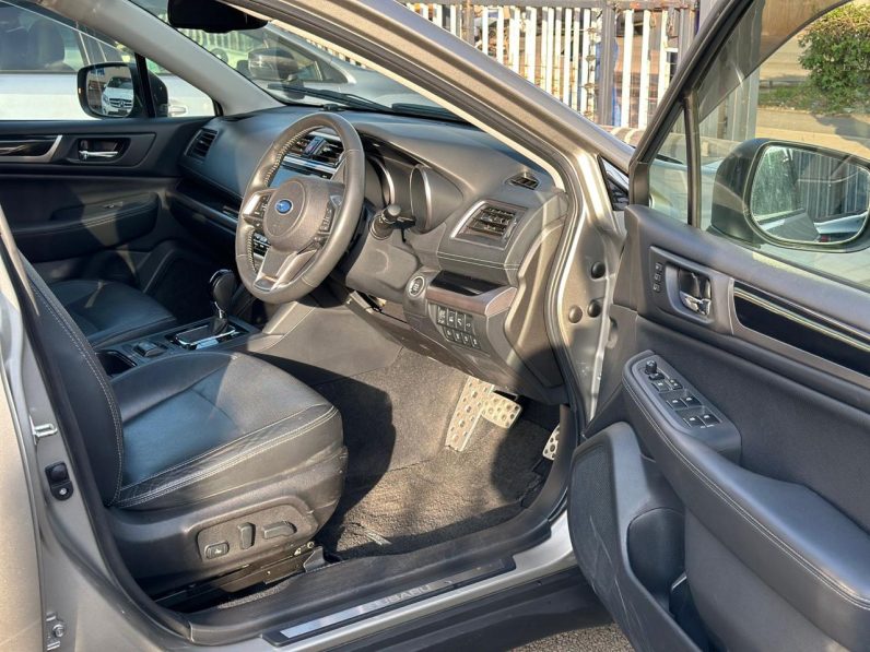 
								Subaru Outback full									